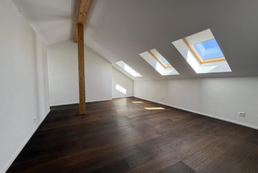 Au centre-ville, beau 4½ pièces au 4ème étage