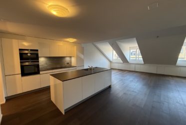 Au centre-ville, beau 4½ pièces au 4ème étage