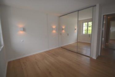 A la campagne, spacieux 3½ pièces avec armoire dans chaque pièce