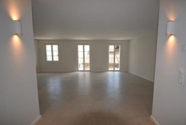 A la campagne, spacieux 3½ pièces avec armoire dans chaque pièce