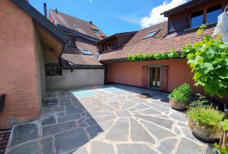 Grand appartement de 4 pièces rénové avec mezzanine