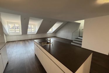 Au centre-ville, beau 4½ pièces au 4ème étage