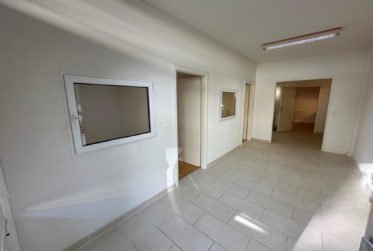 Vufflens-la-Ville, local commercial à louer avec parking