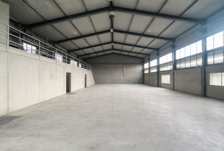 Halle industrielle d'environ 700m²