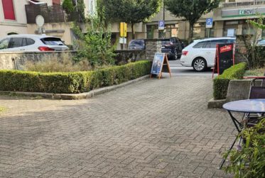 Immeuble de 3 appartements+commerce (loués)