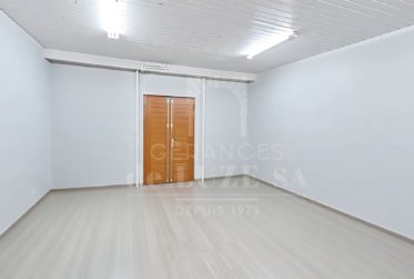 Pour investisseur : Immeuble locatif mixte bien situé