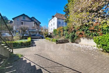 Pour investisseur : Immeuble locatif mixte bien situé