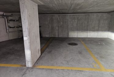 Exclusif : Place de parc actuellement louée - Parking souterrain