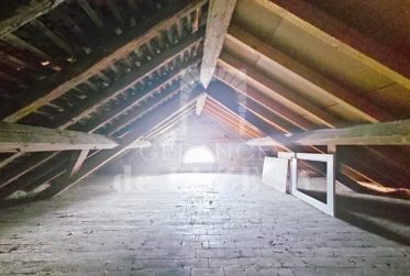 Pour investisseur : Immeuble locatif mixte bien situé