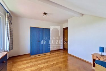 Exclusif : Villa individuelle familiale de 6.5 pièces avec piscine