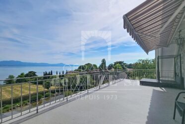 Situation premium : Villa avec vue lac, piscine naturelle et vaste jardin intimiste